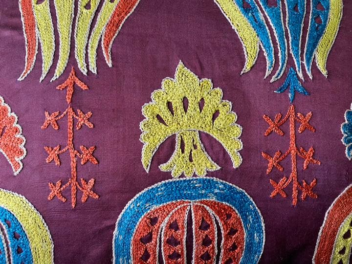 ウズベキスタン製 シルク スザニ刺繍 クッションカバー 58×50 SZN721