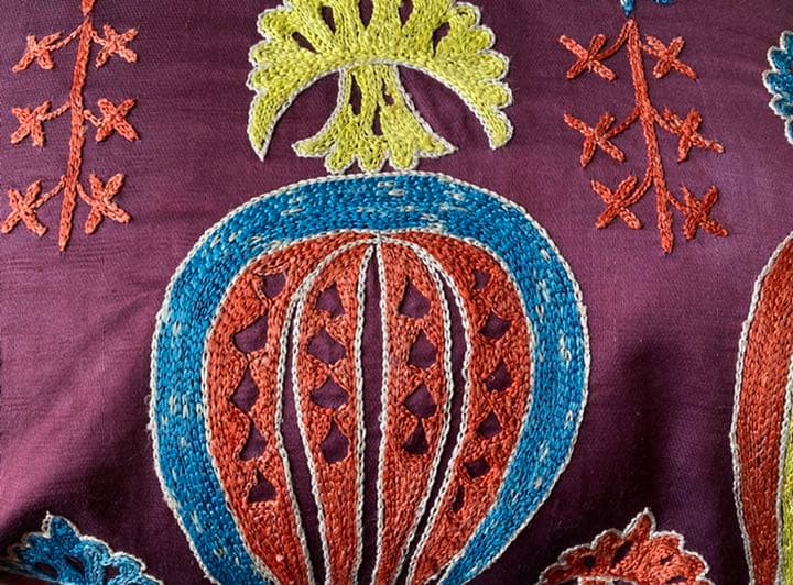 ウズベキスタン製 シルク スザニ刺繍 クッションカバー 58×50 SZN721