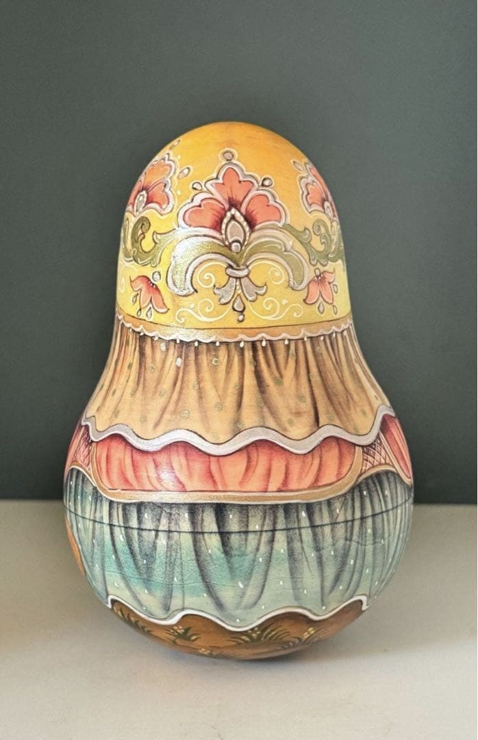 ロシア雑貨☆お起き上がりこぼし♪『チューリップと女の子』イリーナ作マトリョーシカ