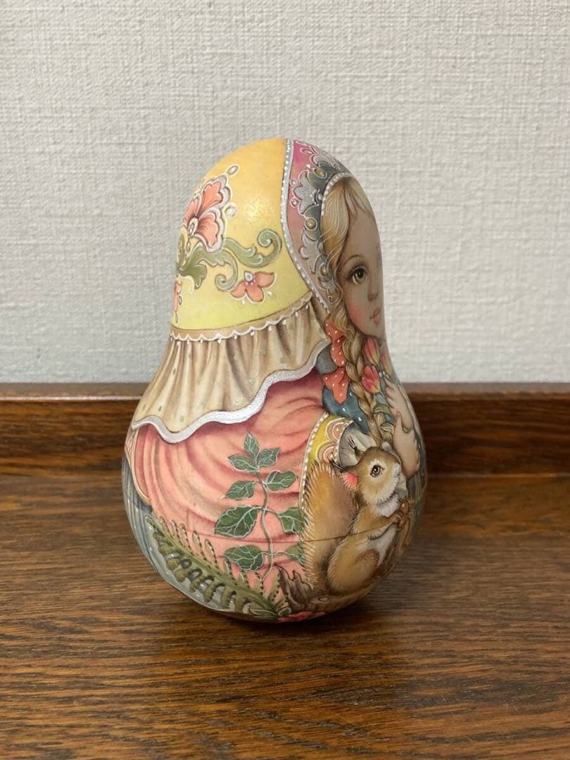 ロシア雑貨☆お起き上がりこぼし♪『チューリップと女の子』イリーナ作マトリョーシカ