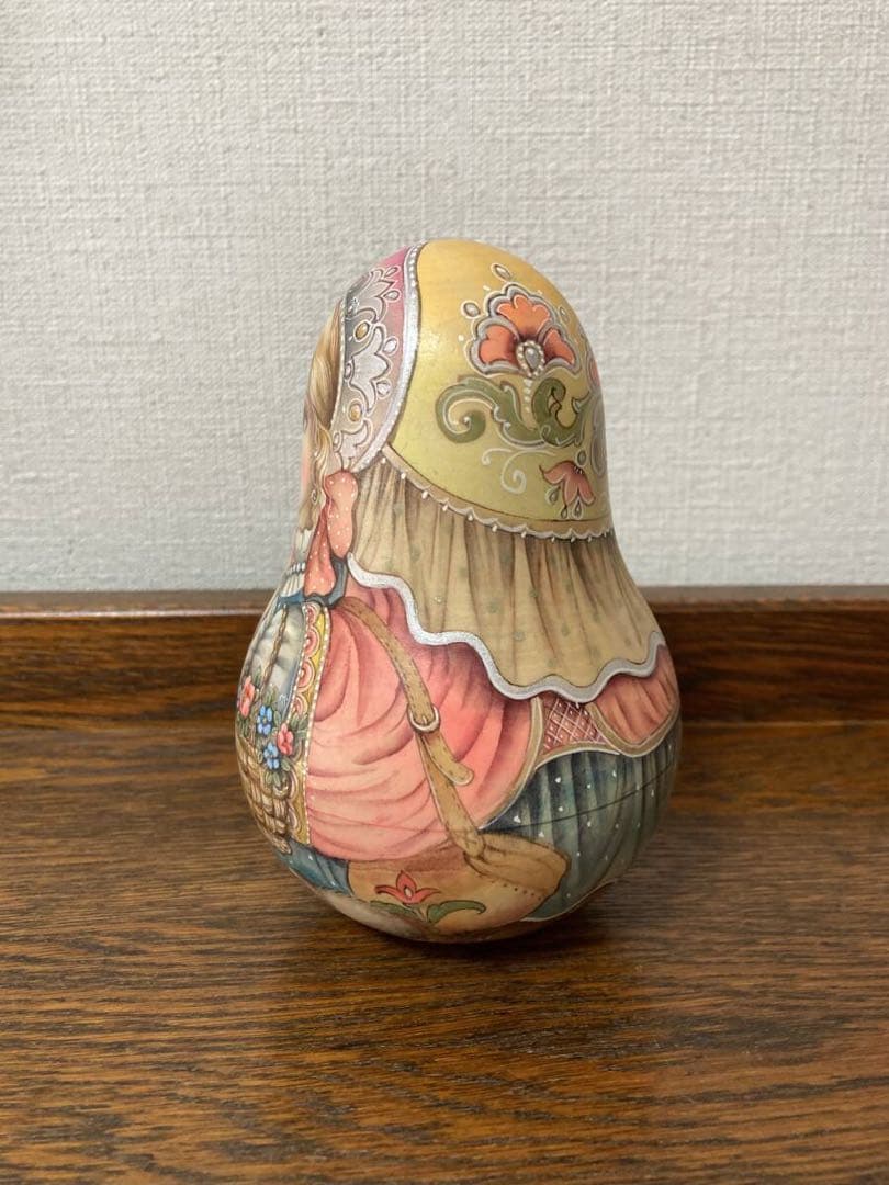 ロシア雑貨☆お起き上がりこぼし♪『チューリップと女の子』イリーナ作マトリョーシカ