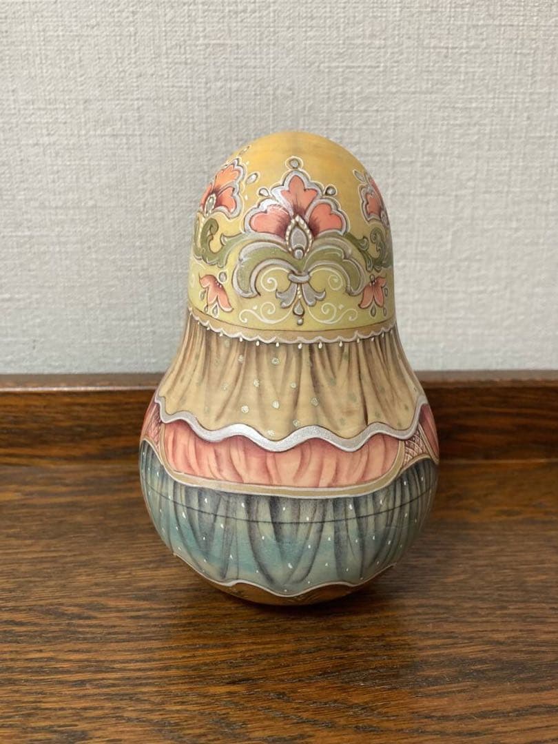 ロシア雑貨☆お起き上がりこぼし♪『チューリップと女の子』イリーナ作マトリョーシカ