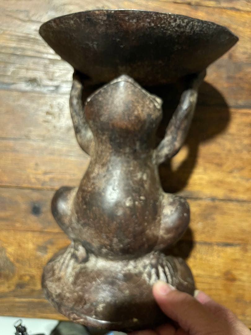 カエル型金属オブジェ 高さ約20cm