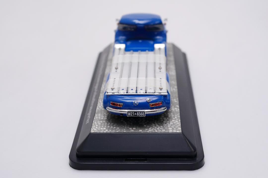 ミニカー 1/43 Mercedes-Benz Rennwagen-transporter