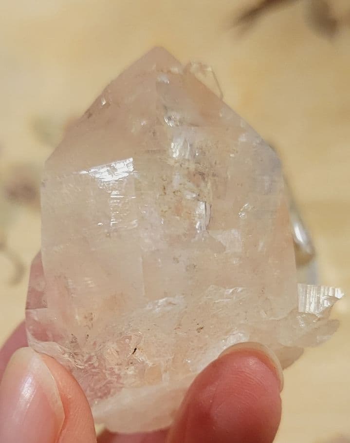 月末特価！入手困難！！ヒマラヤ！超レア！虹キラキラピンクマニハール水晶原石