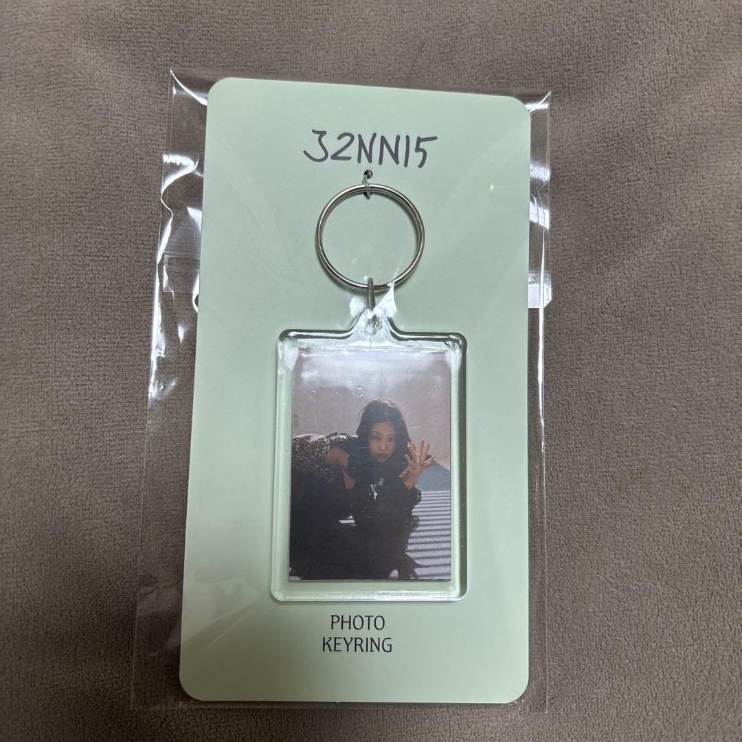 JENNIE J2NNI5 フォト キーホルダー ジェニ キーリング - メルカリ