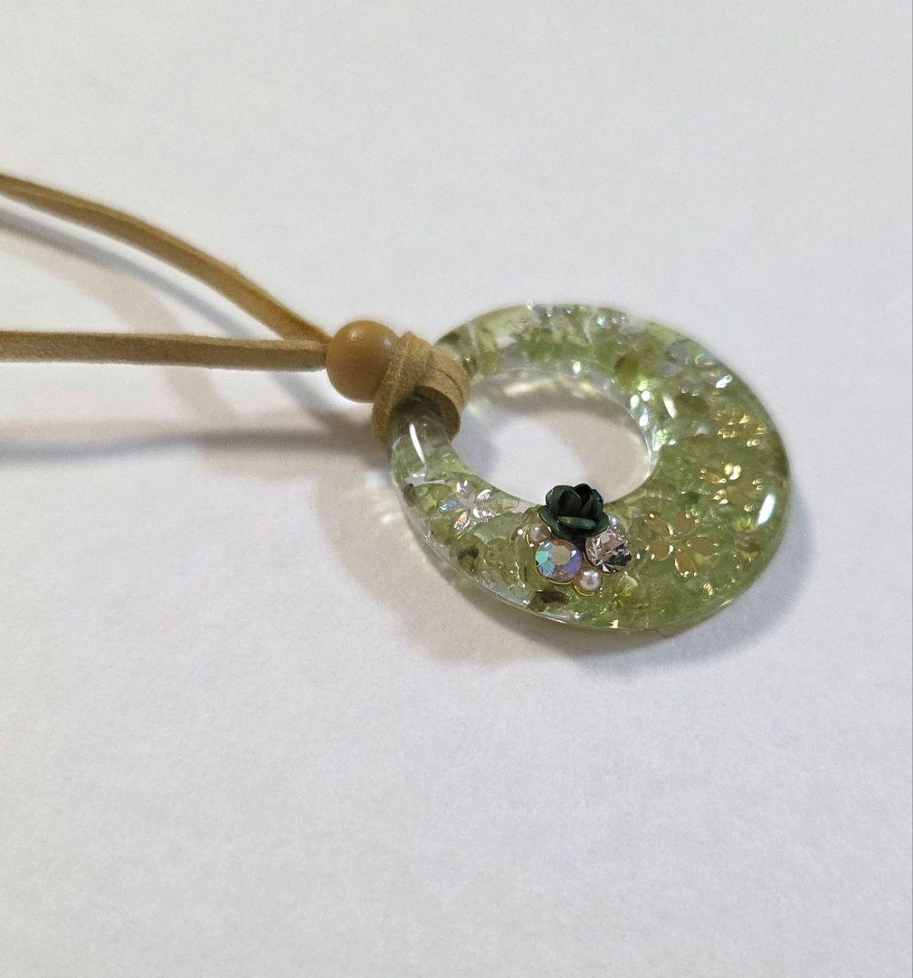 桜・ペリドット天然石レジンネックレス　　　　レジンネックレス　　天然石ネックレス