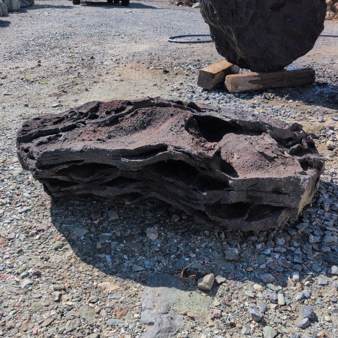 浅間溶岩石　56キロ　庭石　石　石材 庭　坪庭　ガーデニング　鑑賞石