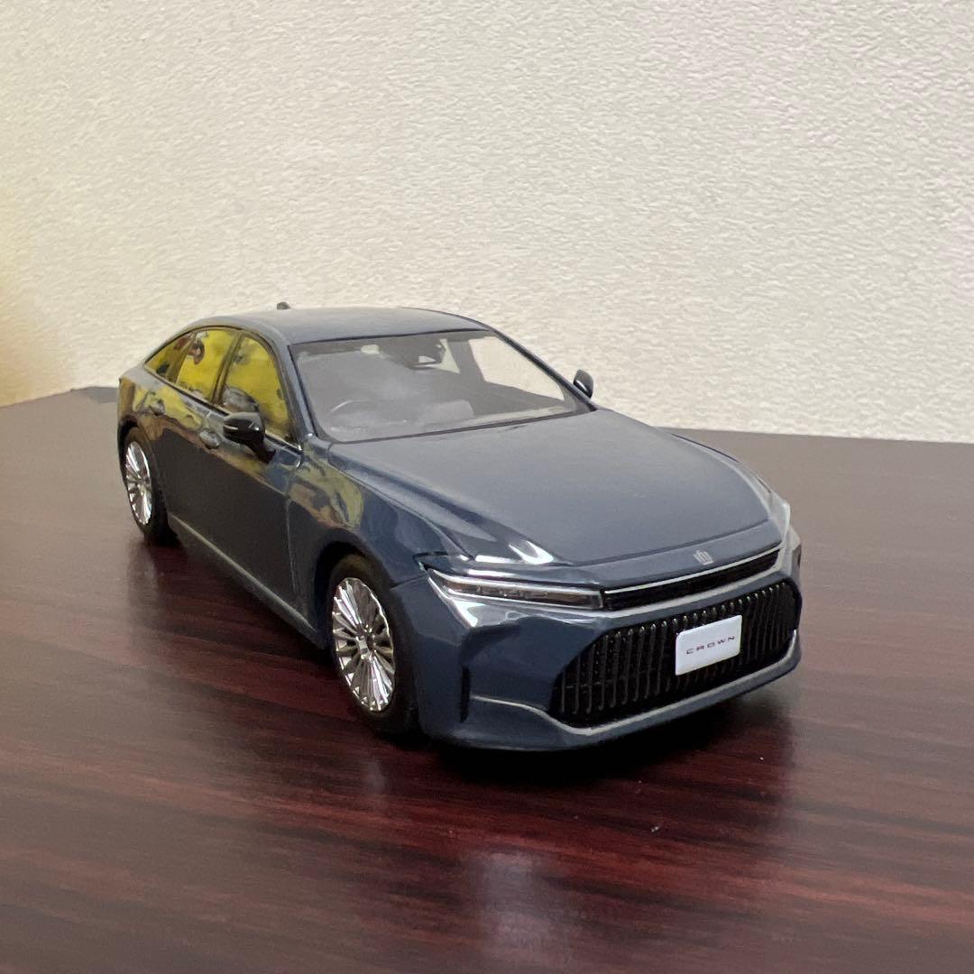 a*m様 トヨタ クラウンセダン HEV マッシブグレー色見本カラーサンプル