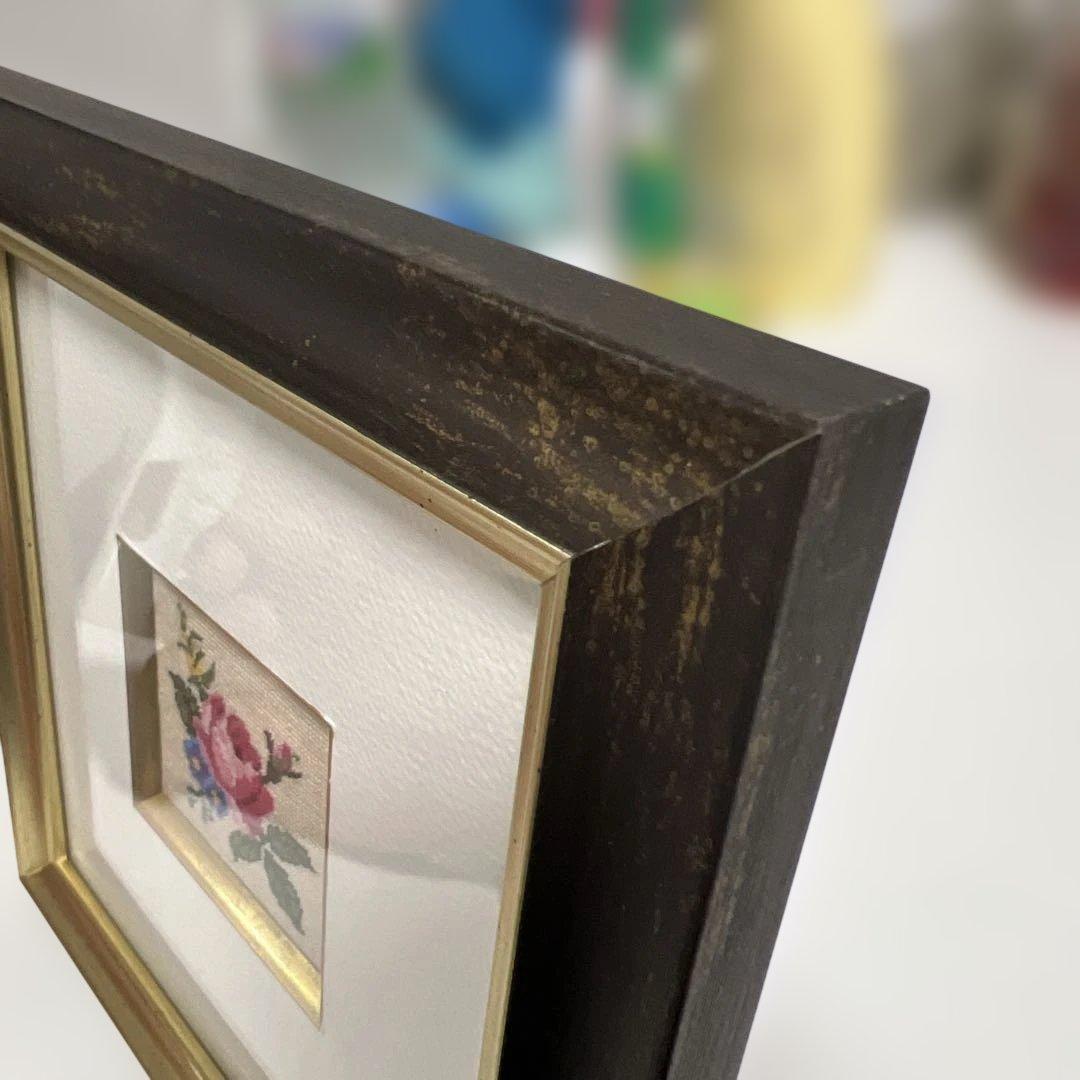 極小刺繍プチポアン 額装品（正方形18.3cm）｜気品あるバラのミニ額