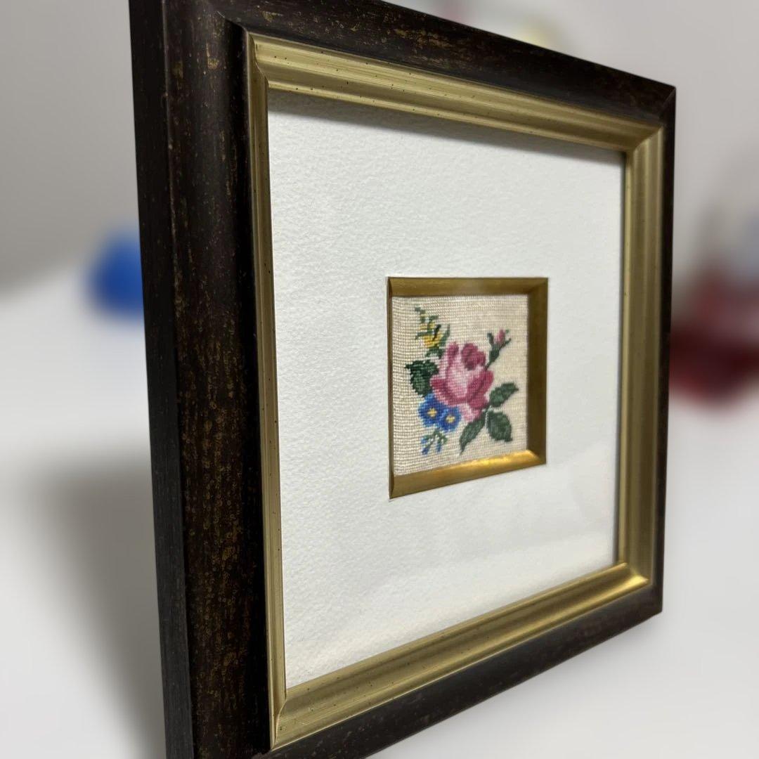 極小刺繍プチポアン 額装品（正方形18.3cm）｜気品あるバラのミニ額