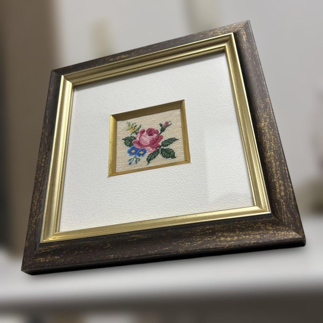 極小刺繍プチポアン 額装品（正方形18.3cm）｜気品あるバラのミニ額