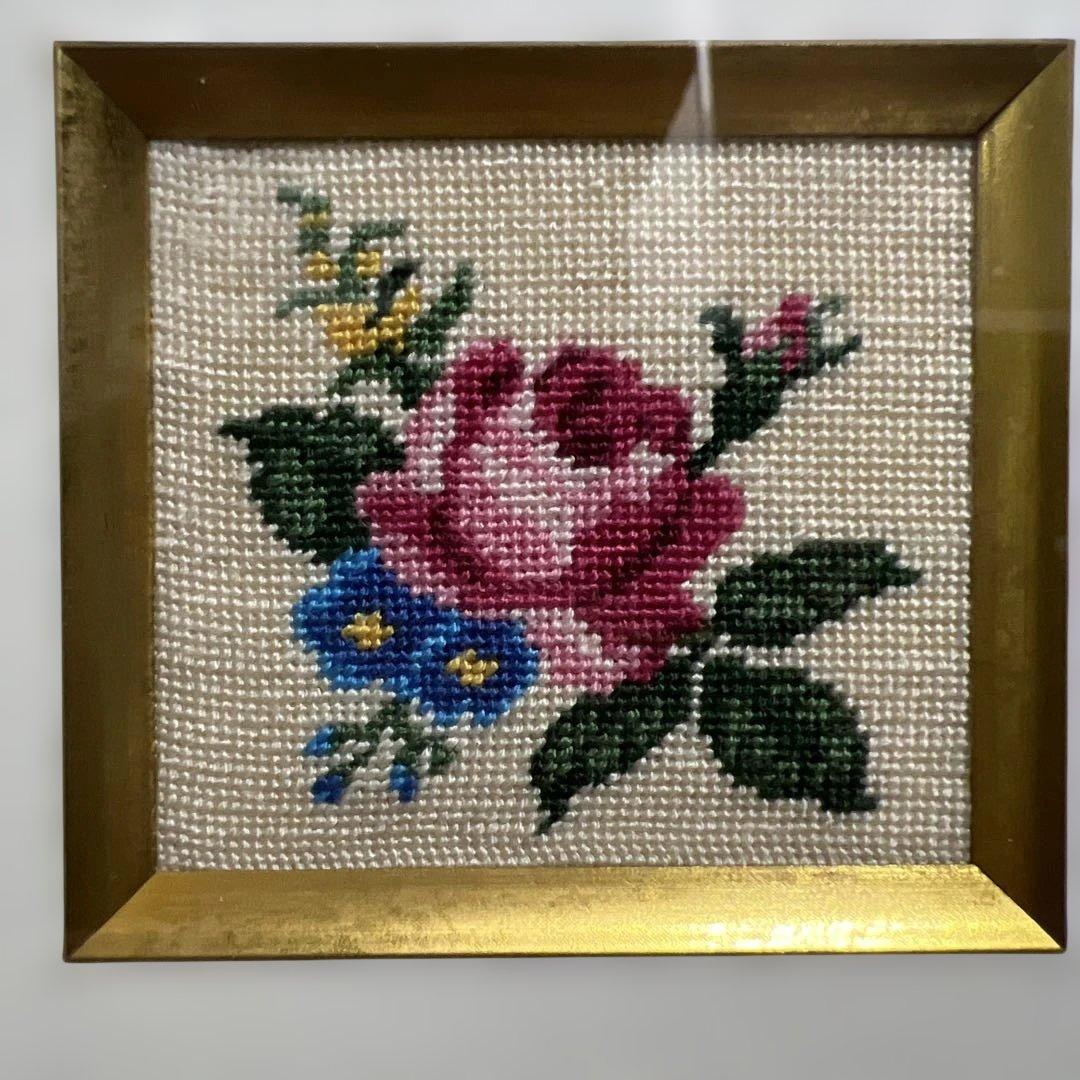 極小刺繍プチポアン 額装品（正方形18.3cm）｜気品あるバラのミニ額