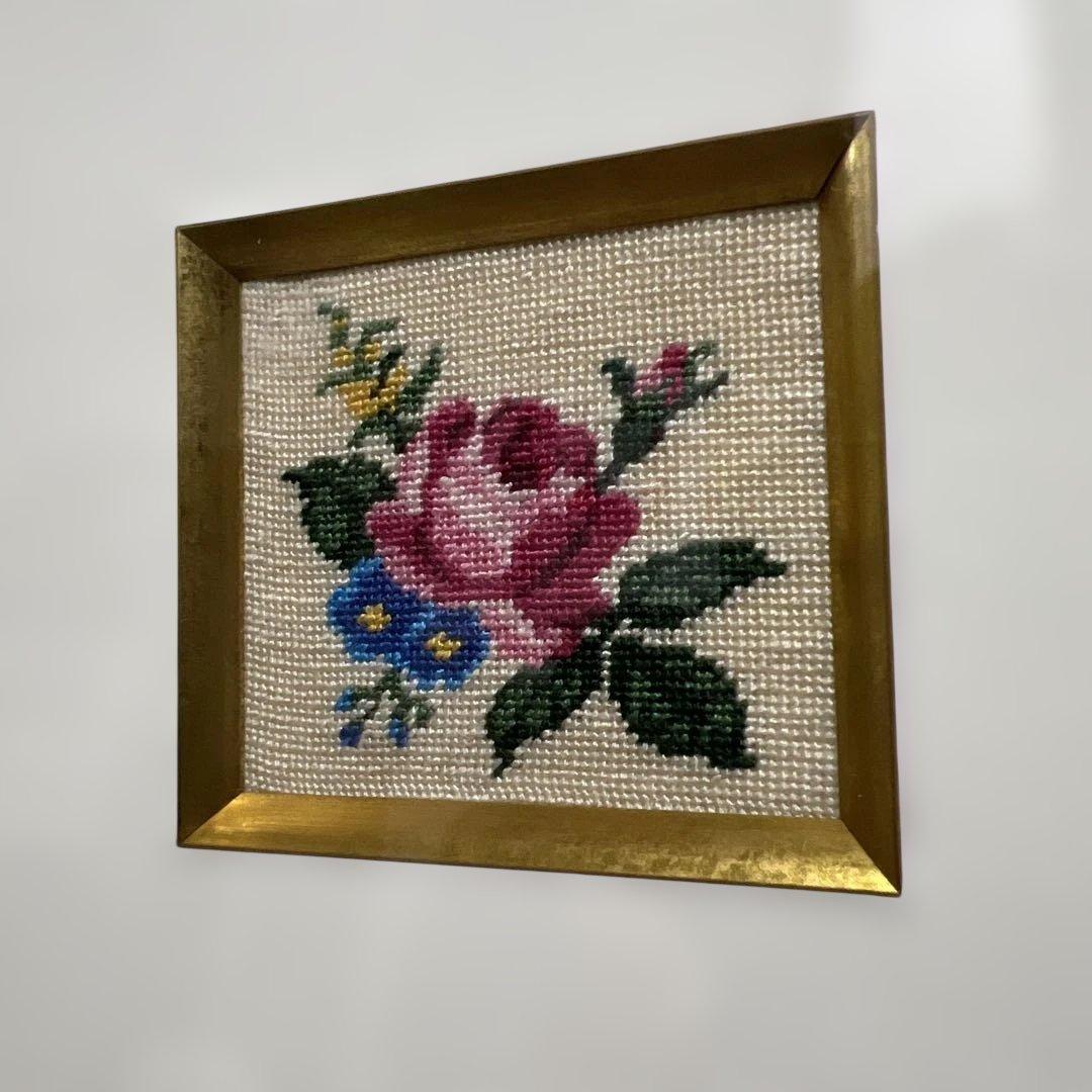 極小刺繍プチポアン 額装品（正方形18.3cm）｜気品あるバラのミニ額