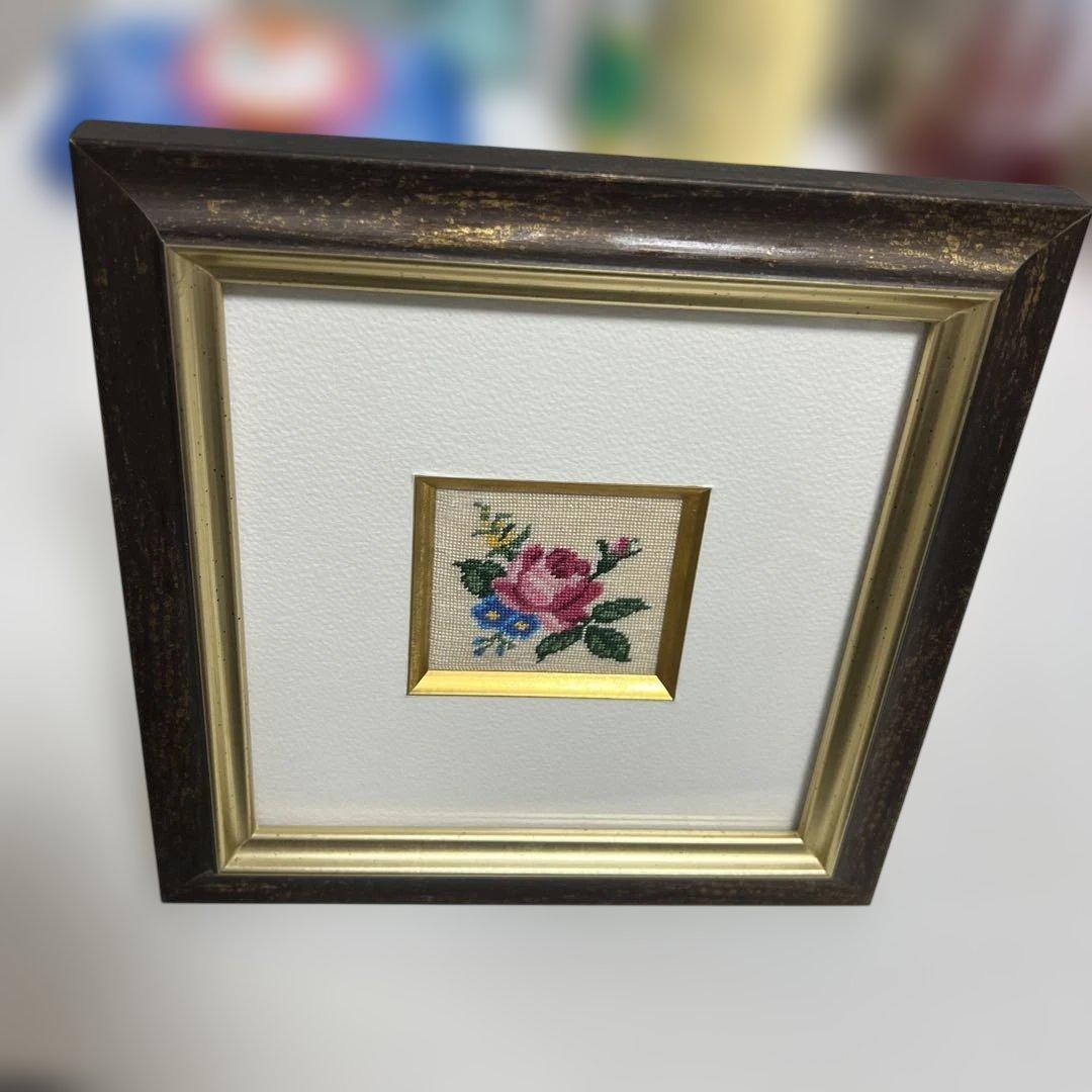 極小刺繍プチポアン 額装品（正方形18.3cm）｜気品あるバラのミニ額
