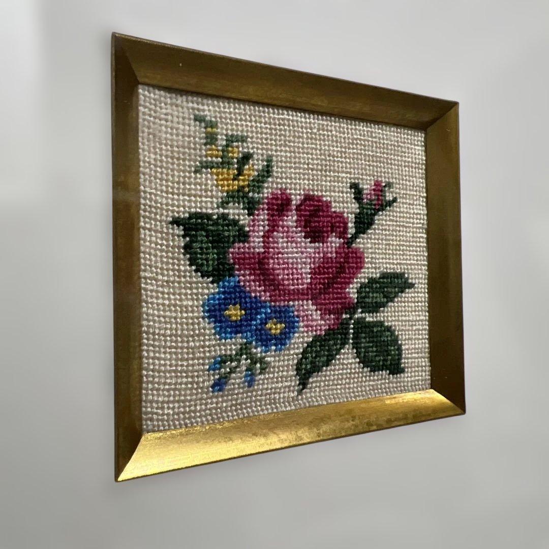 極小刺繍プチポアン 額装品（正方形18.3cm）｜気品あるバラのミニ額