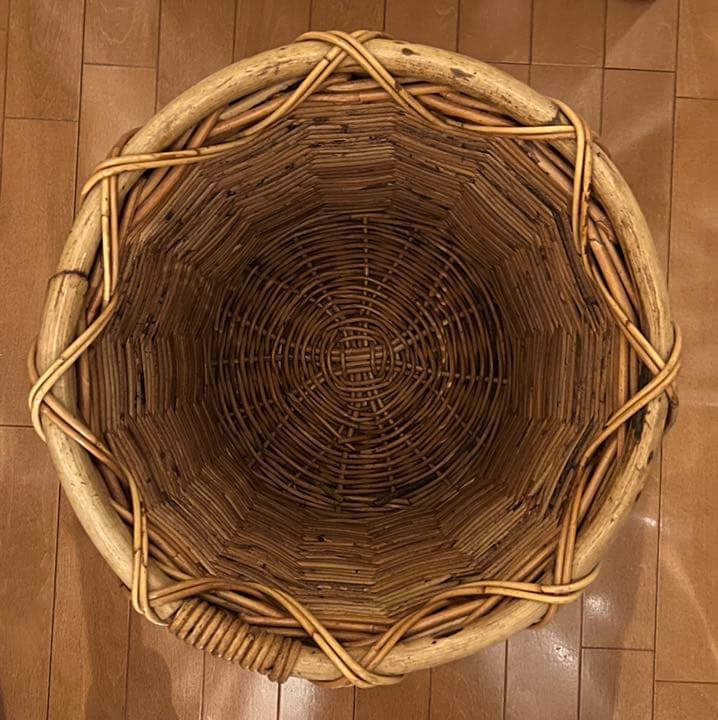 【オールドラタン】特大サイズのバスケット 物入れ 鉢カバーなどに