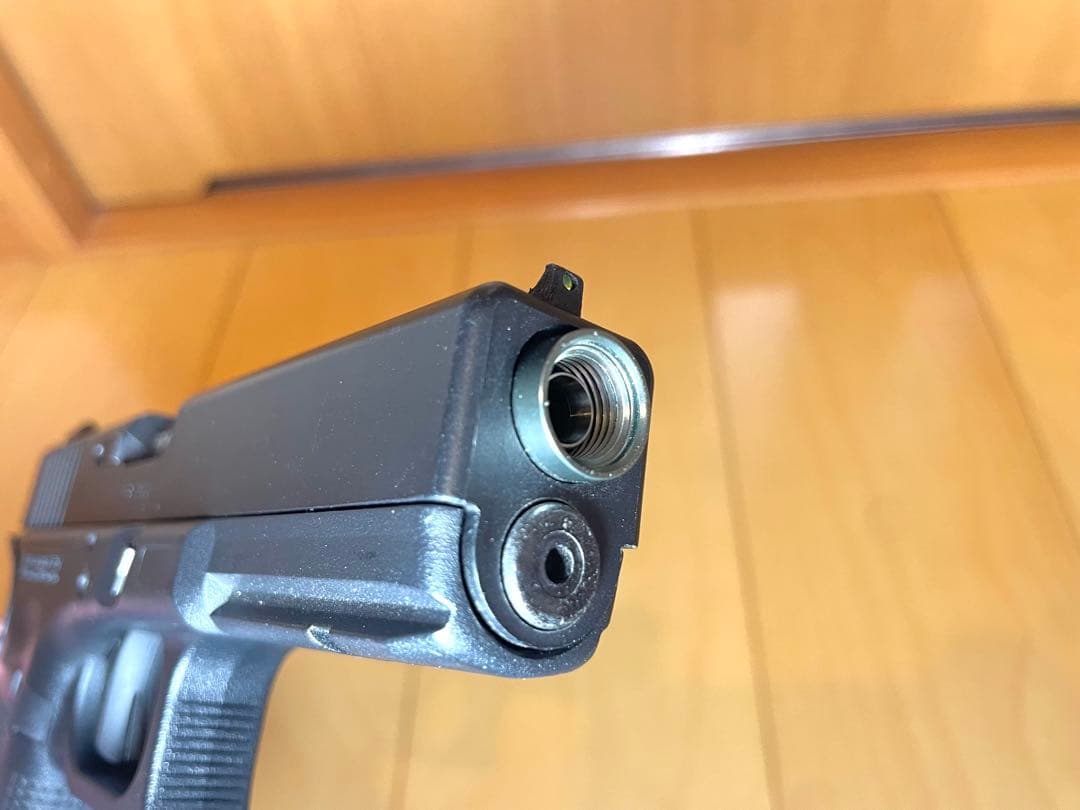 東京マルイ　グロック17 GEN4 カスタムパーツ組込　マガジン2本付　ガスブロ