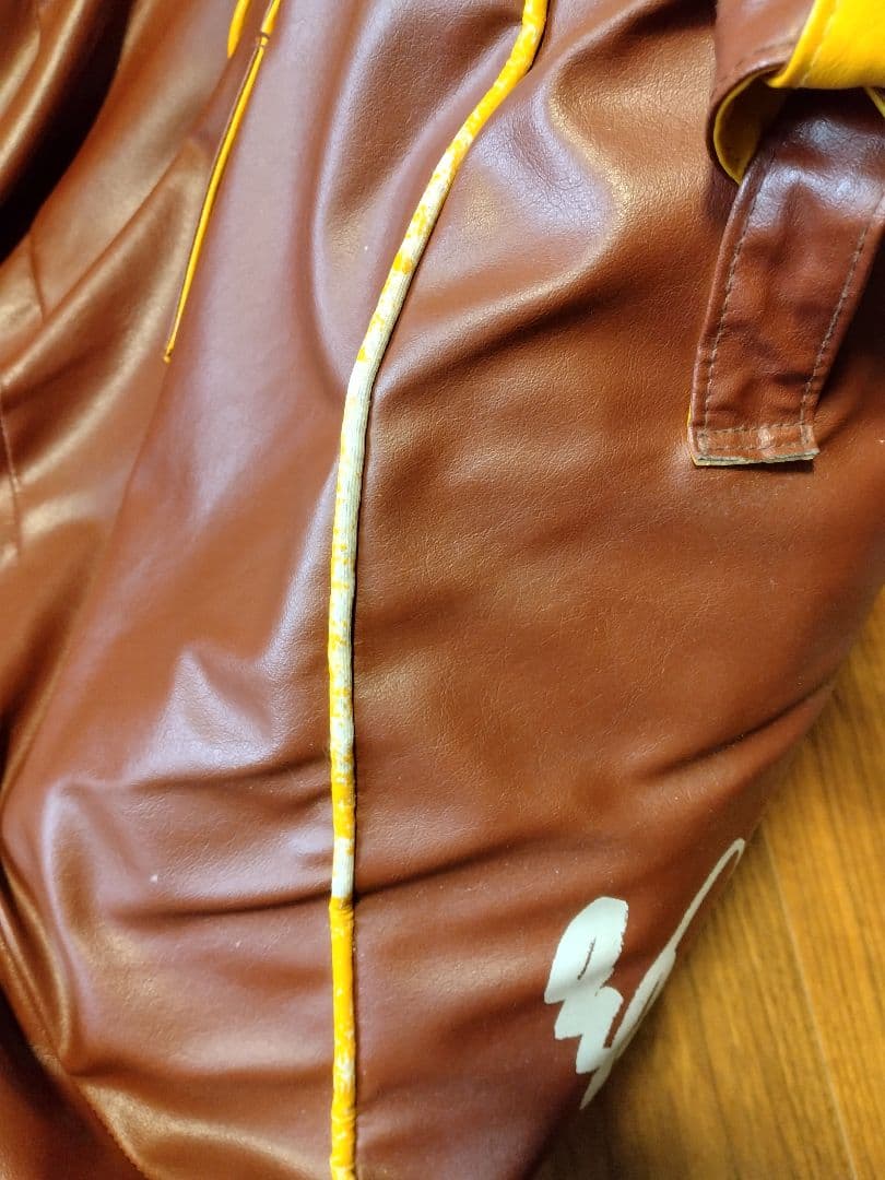 激レア！イチロー サイン入り グローブ型1人掛けソファ