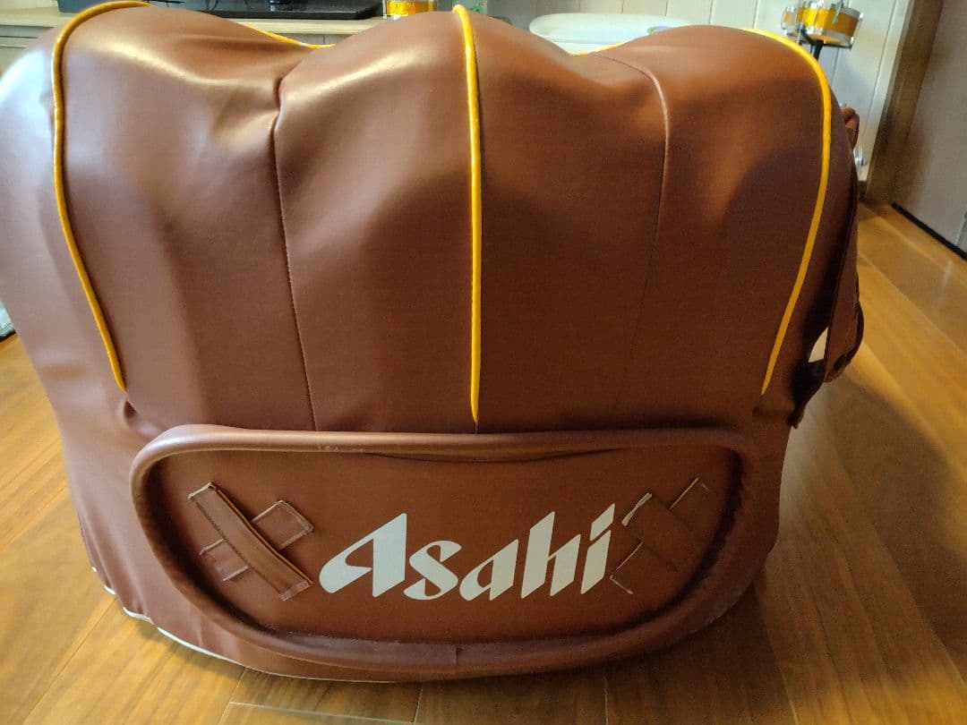 激レア！イチロー サイン入り グローブ型1人掛けソファ