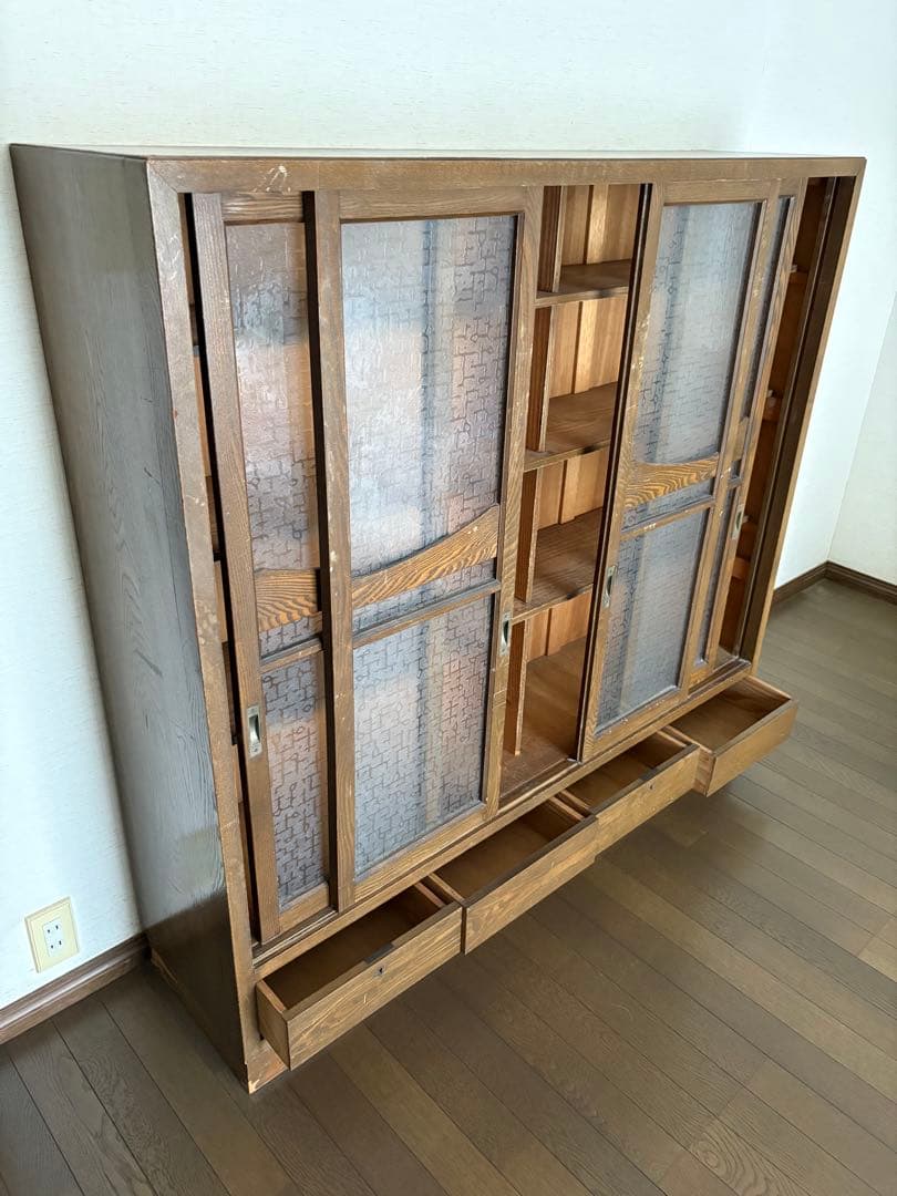 昭和の家具職人が作ったガラス扉の木製本棚 （引出し付き）