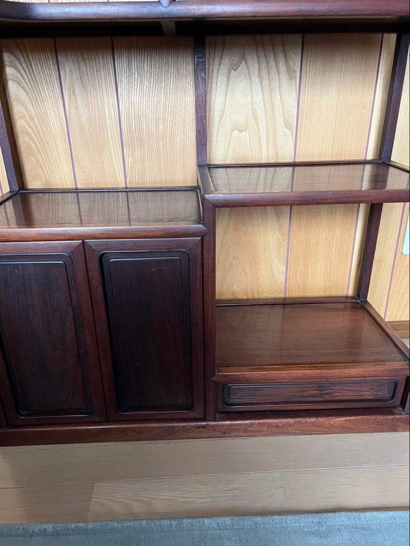 木製ラック 飾り棚ダークブラウン 収納扉付き