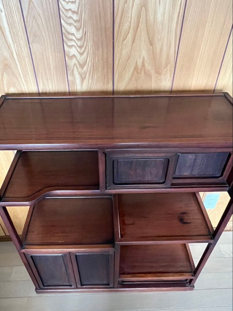 木製ラック 飾り棚ダークブラウン 収納扉付き