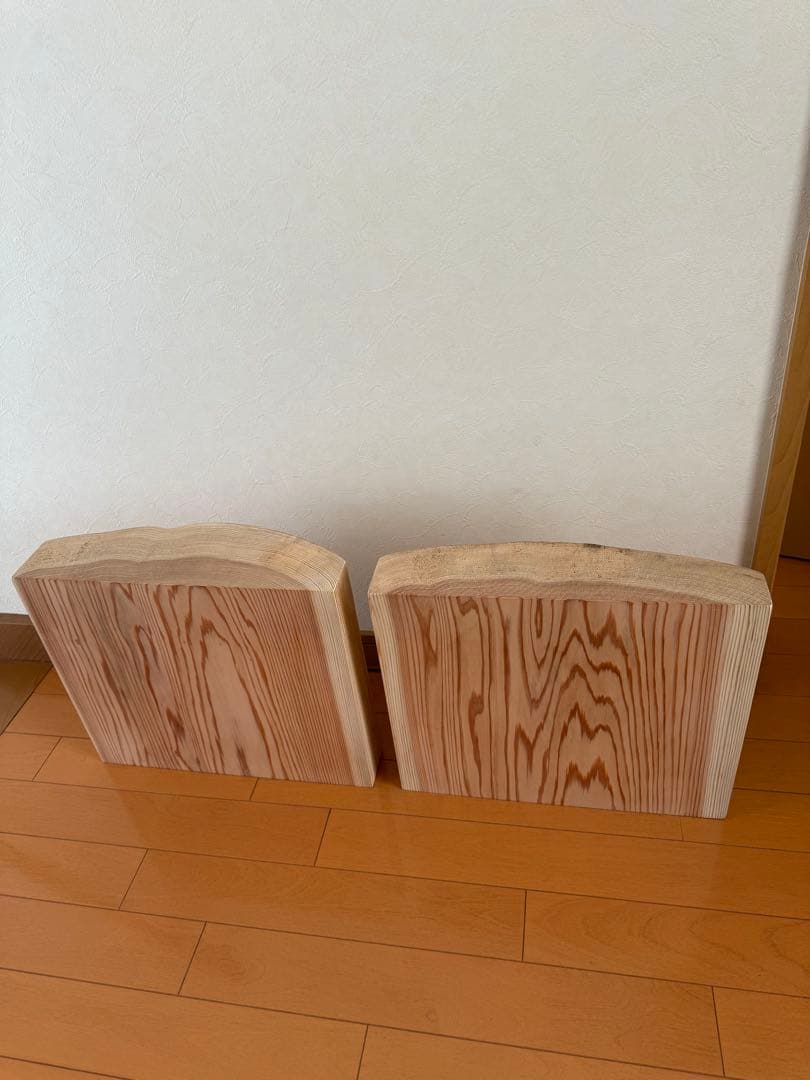 天然杉一枚板極美杢目自然曲線のテーブル蜜蝋クリーム仕上げ‼️