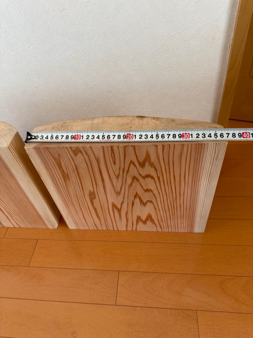 天然杉一枚板極美杢目自然曲線のテーブル蜜蝋クリーム仕上げ‼️