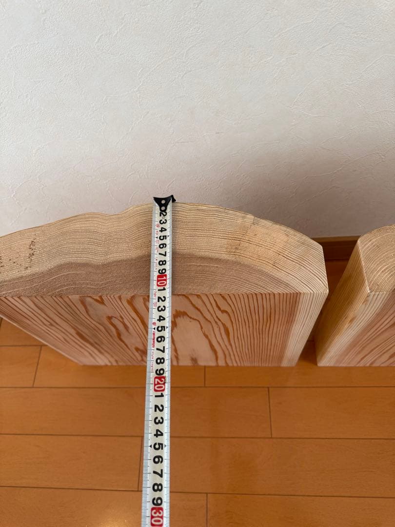 天然杉一枚板極美杢目自然曲線のテーブル蜜蝋クリーム仕上げ‼️