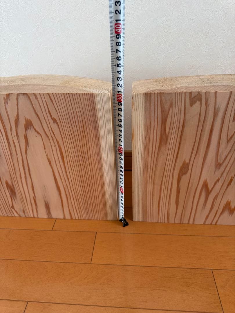 天然杉一枚板極美杢目自然曲線のテーブル蜜蝋クリーム仕上げ‼️