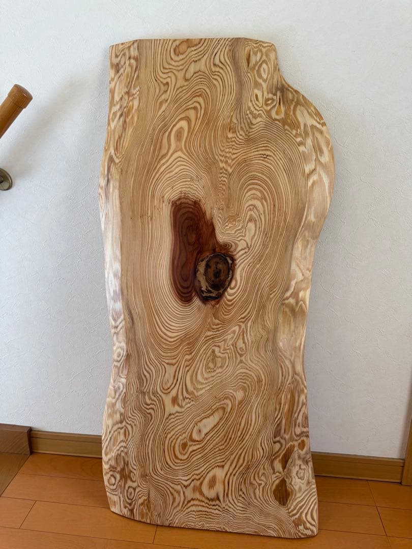 天然杉一枚板極美杢目自然曲線のテーブル蜜蝋クリーム仕上げ‼️