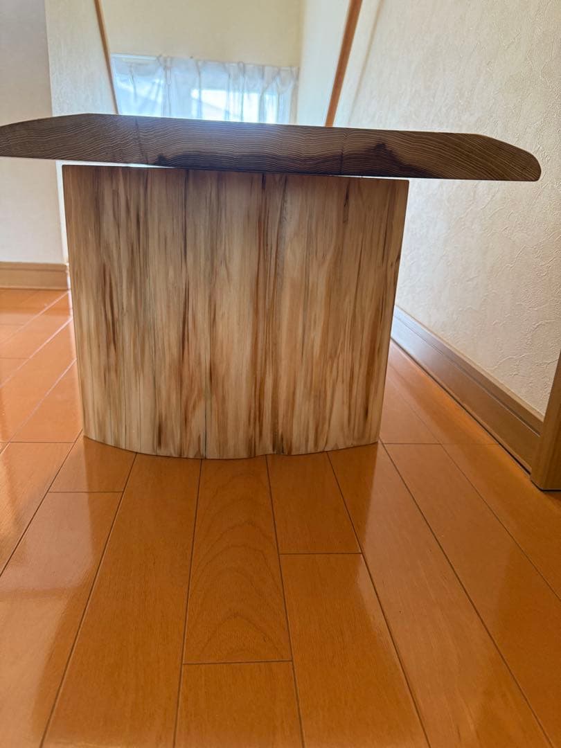 天然杉一枚板極美杢目自然曲線のテーブル蜜蝋クリーム仕上げ‼️