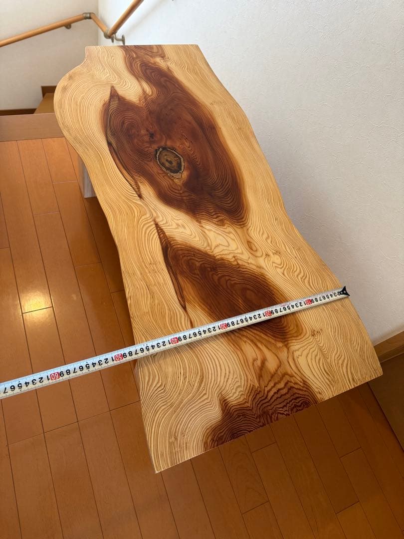 天然杉一枚板極美杢目自然曲線のテーブル蜜蝋クリーム仕上げ‼️
