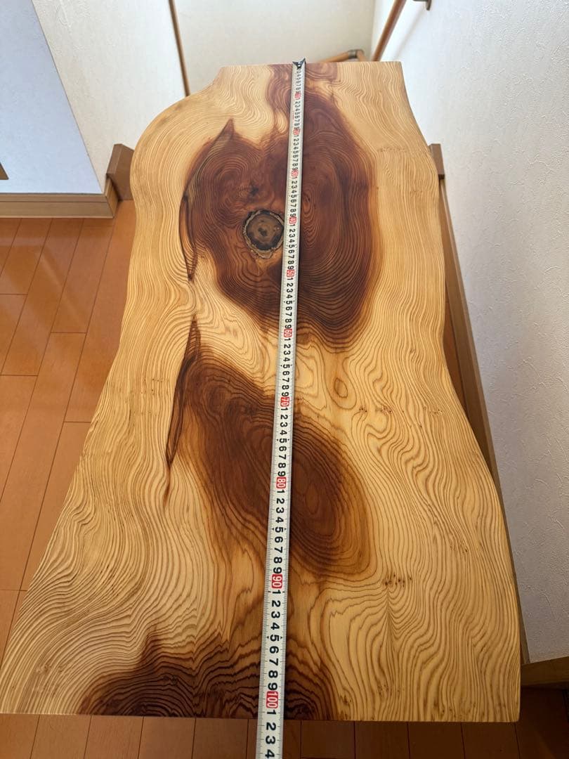 天然杉一枚板極美杢目自然曲線のテーブル蜜蝋クリーム仕上げ‼️