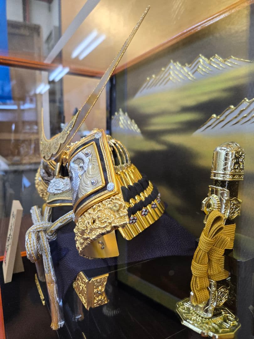 【展示品限り】五月人形　兜　伊達政宗　ケース飾り　※閉店セール　K19