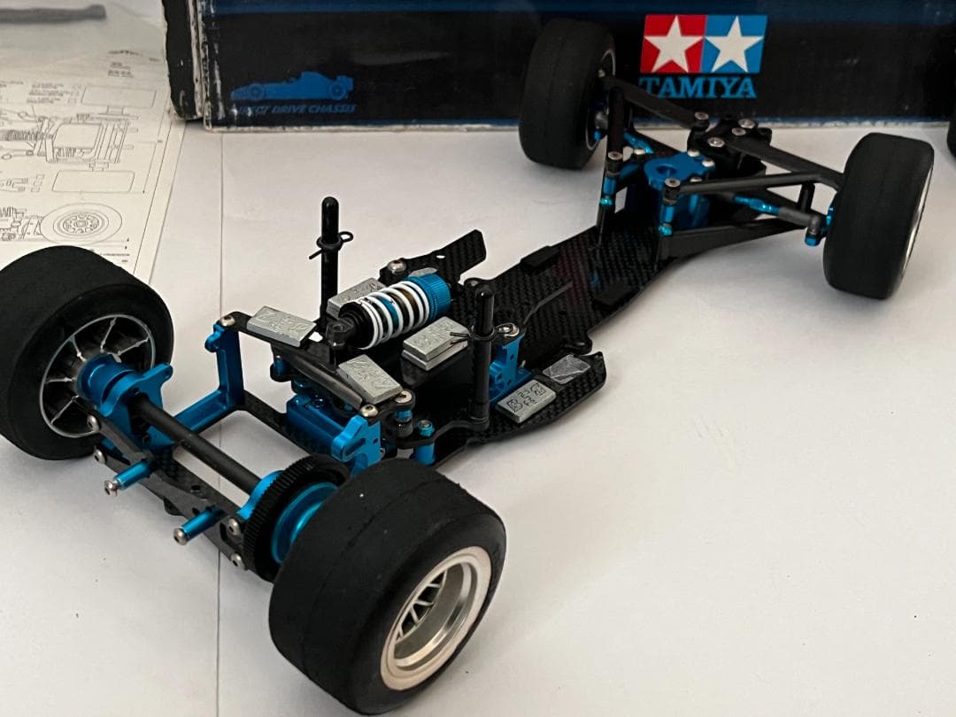 タミヤ 1/10 2WD TRF102 メカレスシャーシ 箱・説明書・残パーツ付