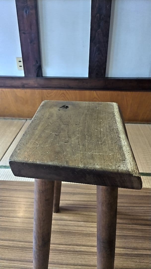 木製スツール　インテリアに