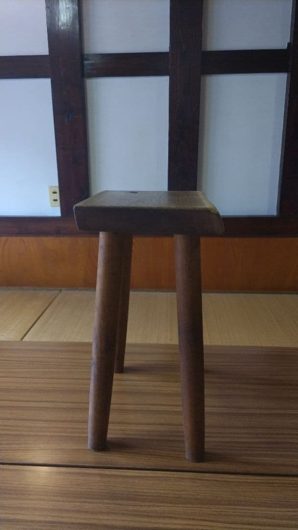 木製スツール　インテリアに