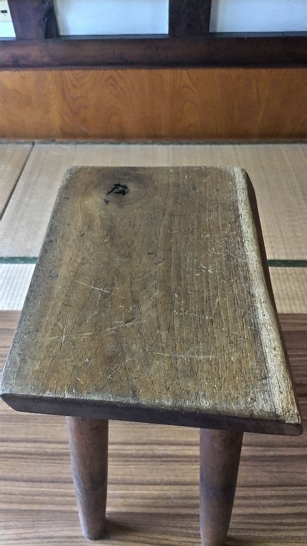 木製スツール　インテリアに
