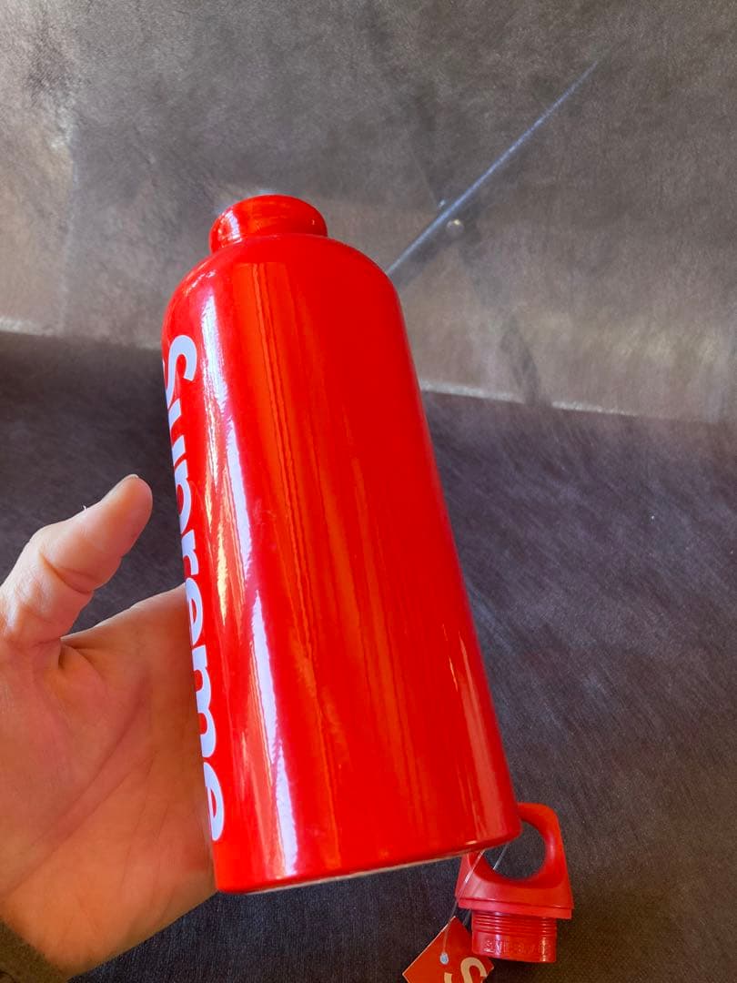❗️新品未使用❗️supreme sigg 0.6L 水筒　ウォーターボトル