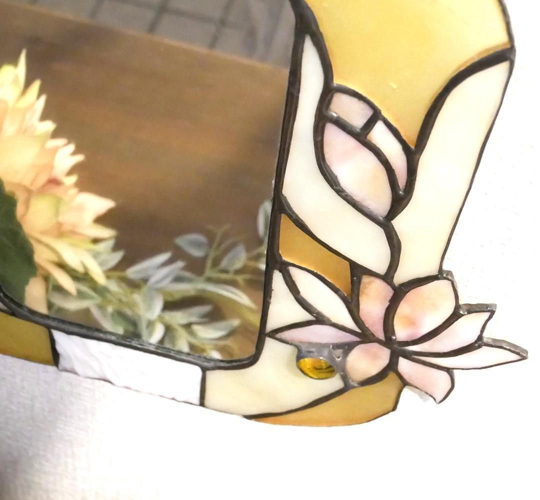 ✴︎:.。蓮の壁掛け鏡♪　ベージュトーン　ステンドグラス