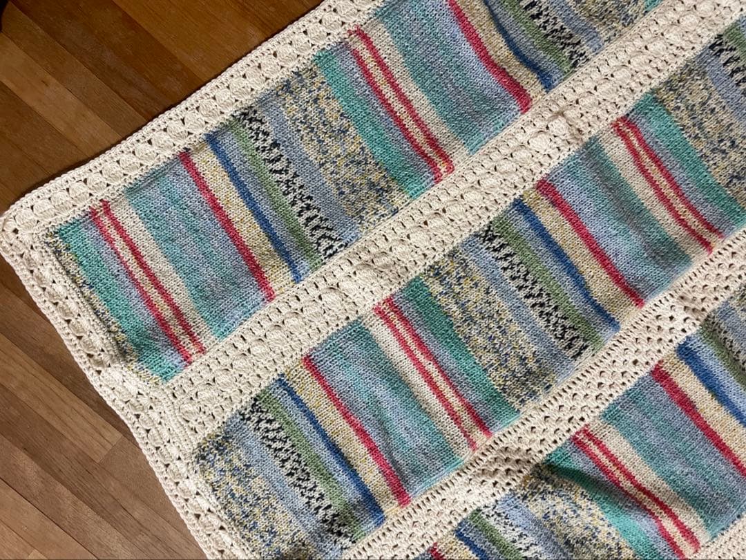 OPAL毛糸ストライプ模様のニットブランケット