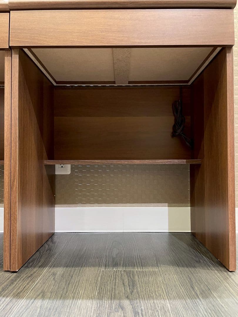 ダークブラウン【パソコンデスク】 コンセント、引き出し付き 左側にノリ付着有