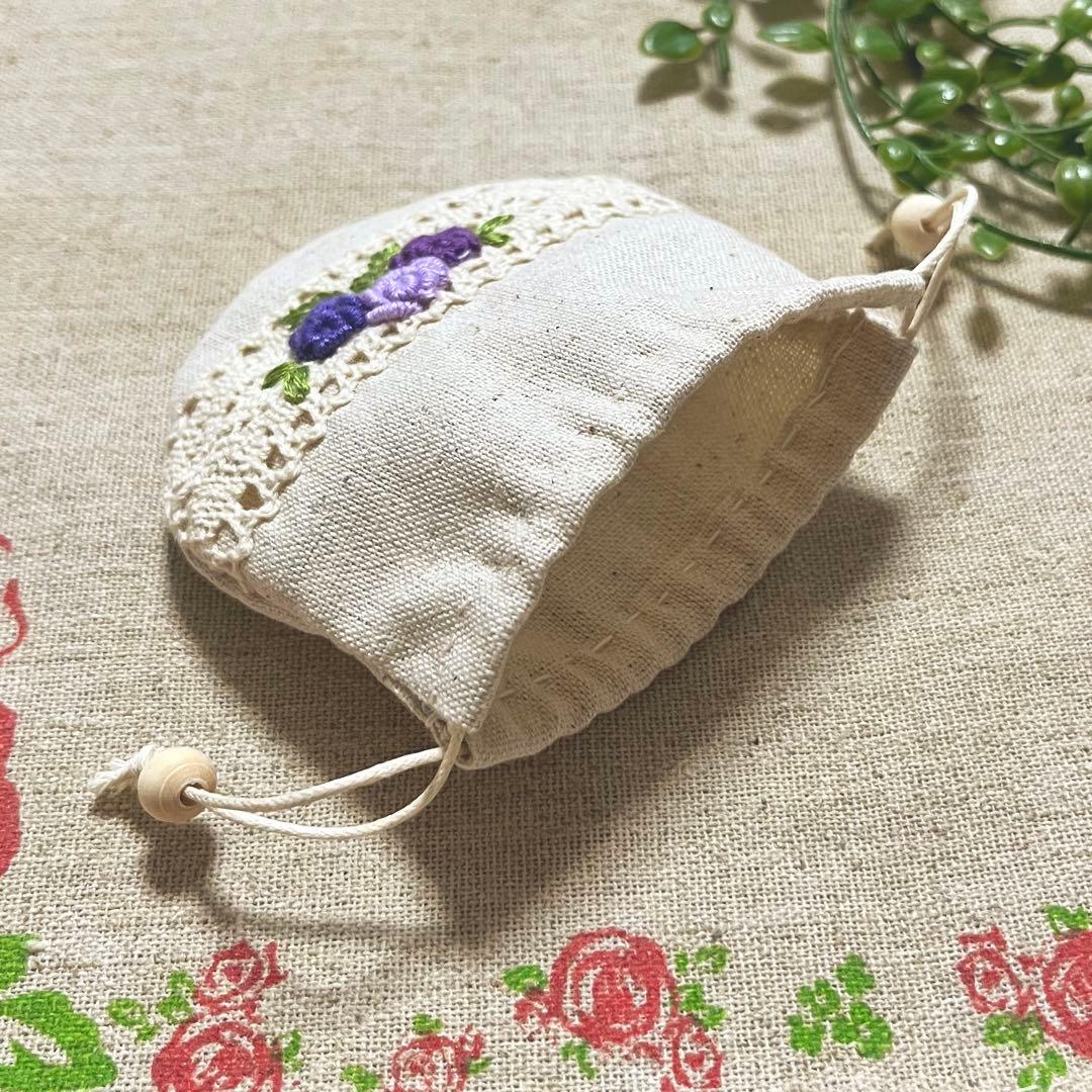 No.2306-62 手のひら巾着サシェ 香り袋  綿麻 レース ローズ刺繍 紫