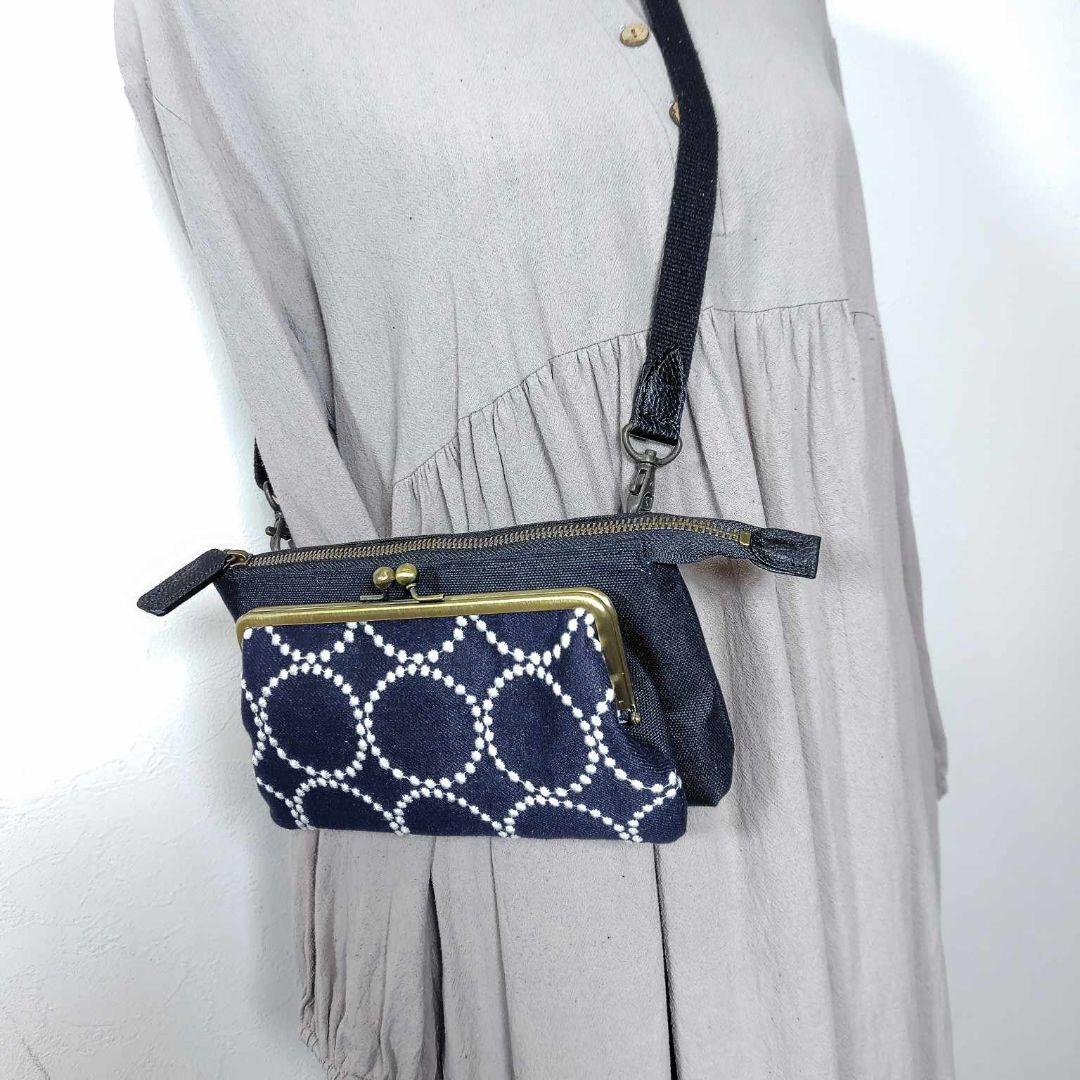 ミナペルホネン/タンバリンネイビー×白/がま口お財布ポシェットmina-