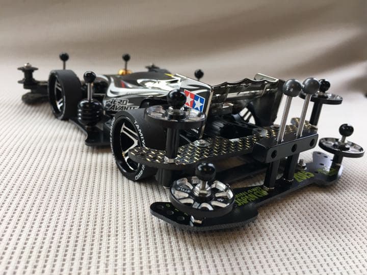 ミニ四駆 エアロアバンテ ブラック メタリック フルカスタム 1 作成中