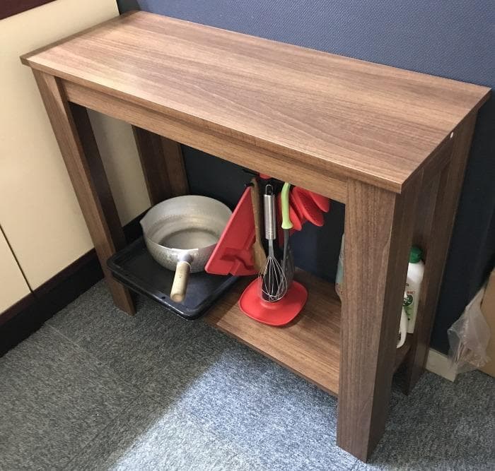 スリムな形状が特徴 サイドテーブル コンソール 北欧