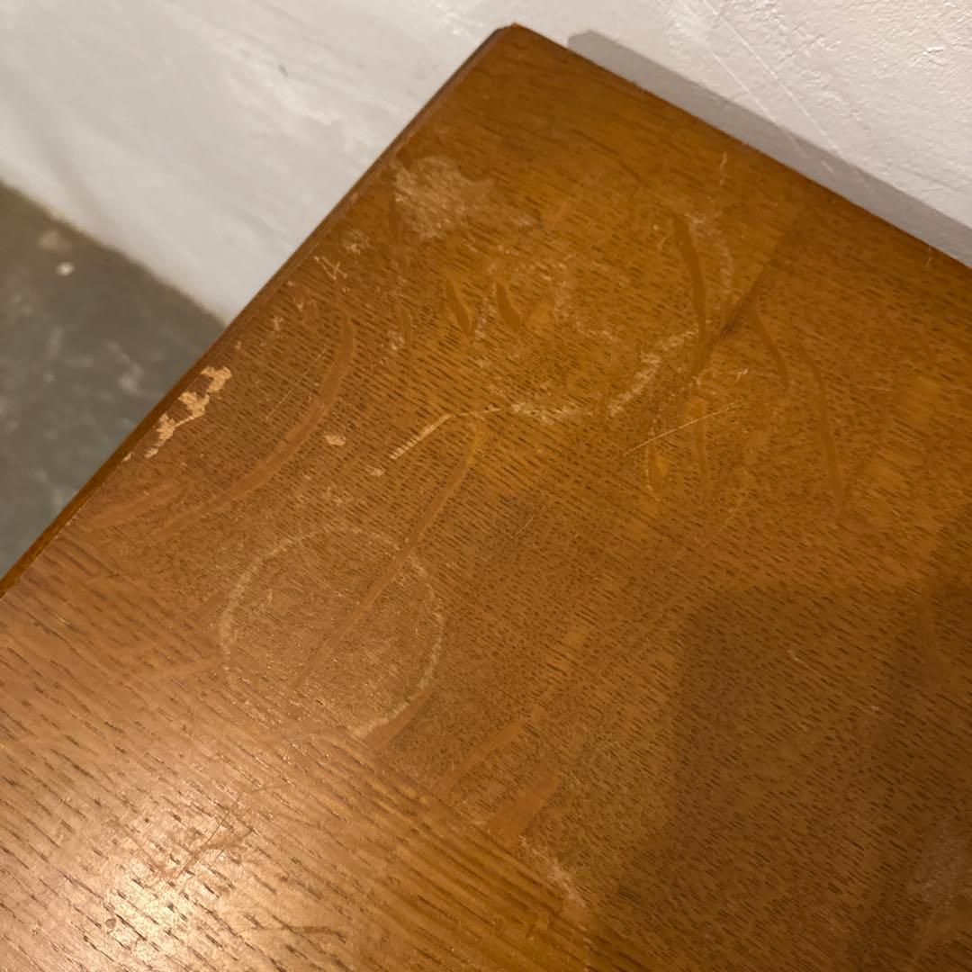 カスミ草ヴィンテージ　木製サイドテーブル　扉収納付き　1