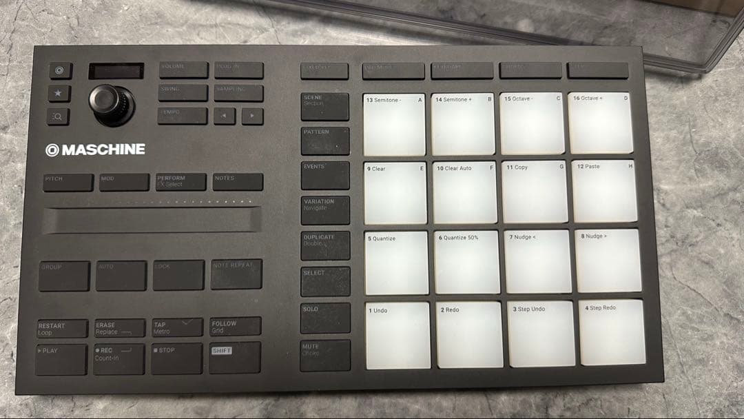 NI / MASCHINE MIKRO MK3 ケース付